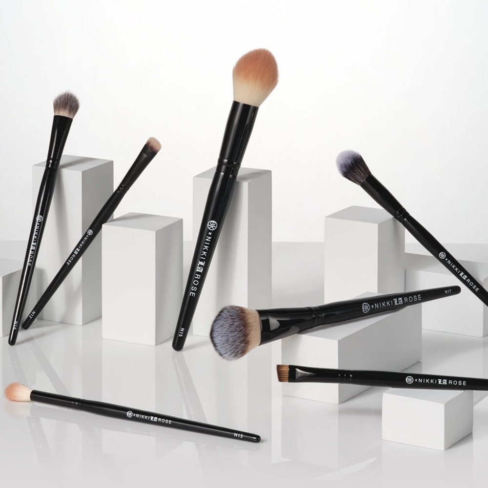 Nikki La Rose Professional Makeup Brush Set - Black